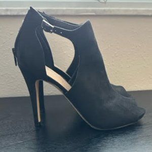 Madden Girl Rooney Pump- Black Suede look, Size 7.5